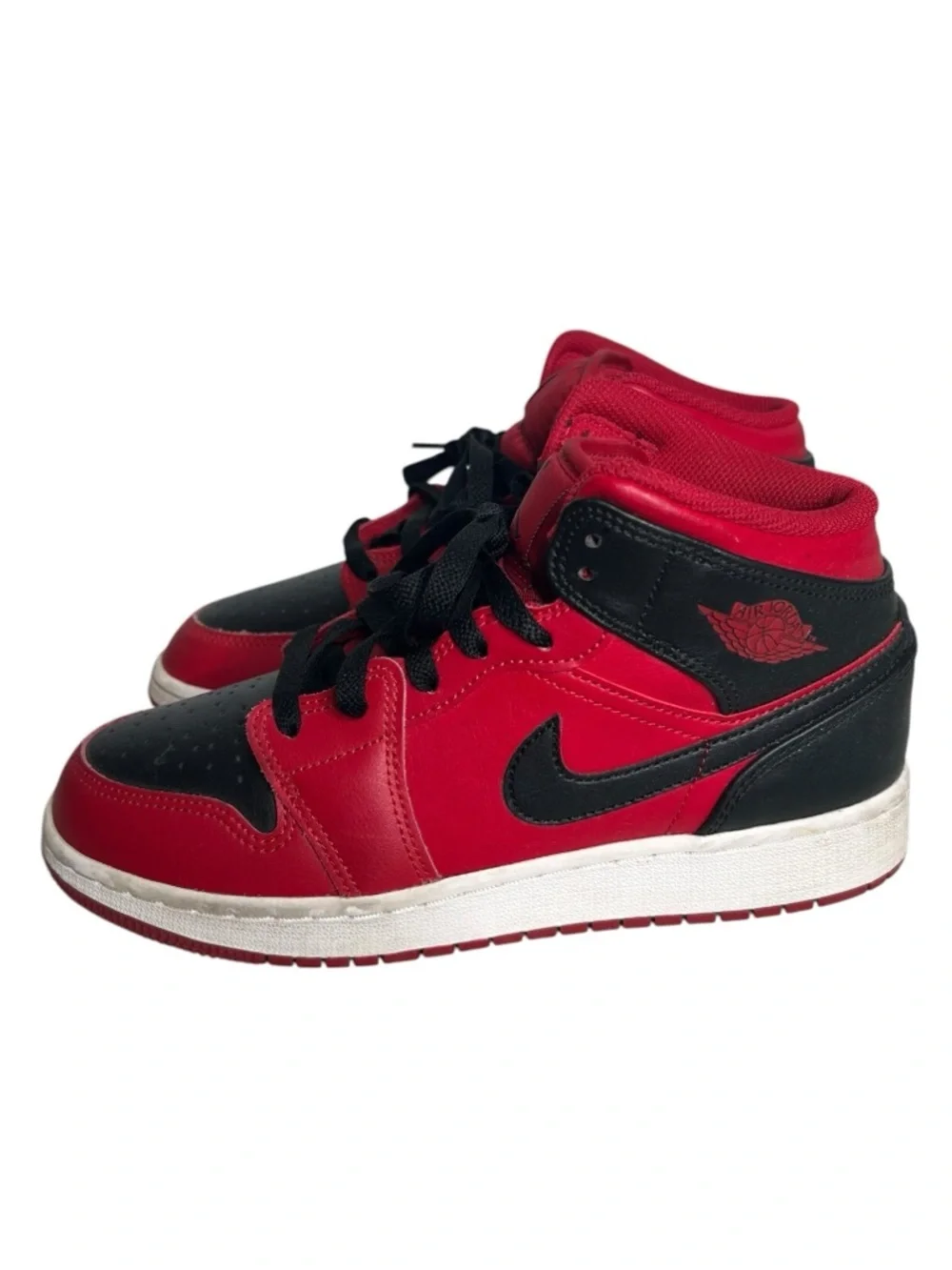 Air Jordan Retro 1 Mid Reverse Bred Sneakers Gym Red Size 5Y Youth / 6.5 Women's